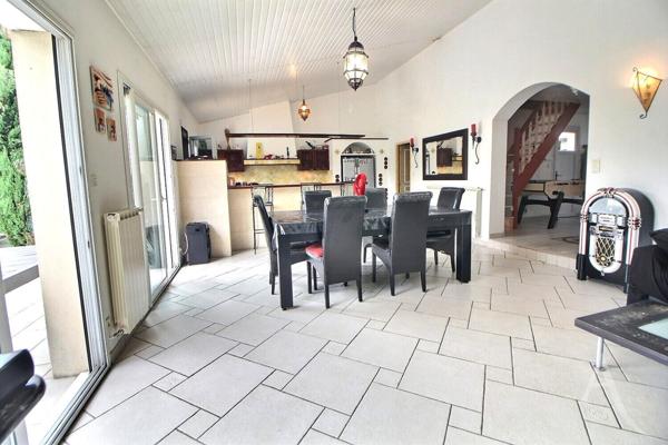 Echoppe 4 pièces avec garage et piscine