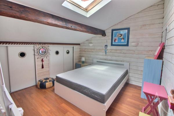 Echoppe 4 pièces avec garage et piscine