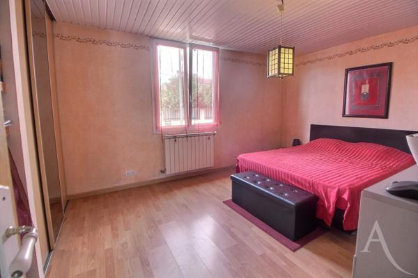 Echoppe 4 pièces avec garage et piscine