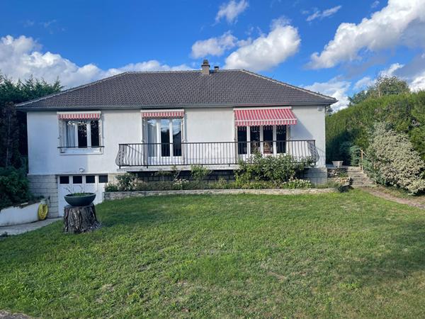 Maison LE MESNIL LE ROI - 5 pièce(s) - 3 chambres €830 000 **  - Référence  13088