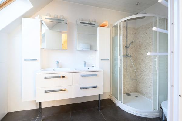 MAISON FAMILIAL AVEC PISCINE - LA QUEUE-EN-BRIE : À DEUX PAS DU GOLF D'ORMESSON €600 000 ** - Référence 6626-NG