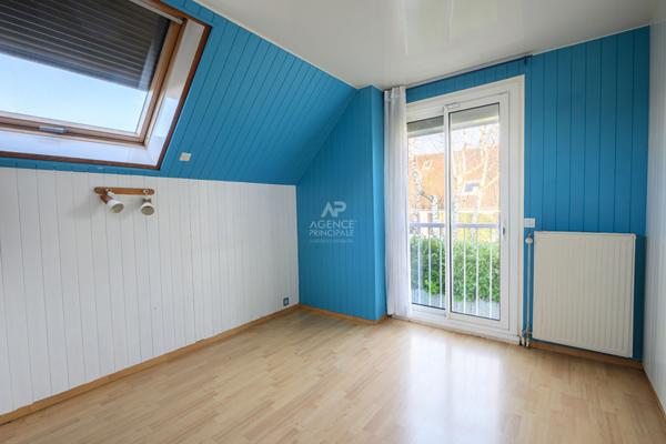 MAISON FAMILIAL AVEC PISCINE - LA QUEUE-EN-BRIE : À DEUX PAS DU GOLF D'ORMESSON €600 000 ** - Référence 6626-NG