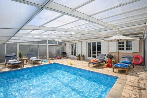 MAISON FAMILIAL AVEC PISCINE - LA QUEUE-EN-BRIE : À DEUX PAS DU GOLF D'ORMESSON €600 000 ** - Référence 6626-NG