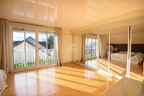 MAISON FAMILIAL AVEC PISCINE - LA QUEUE-EN-BRIE : À DEUX PAS DU GOLF D'ORMESSON €600 000 ** - Référence 6626-NG