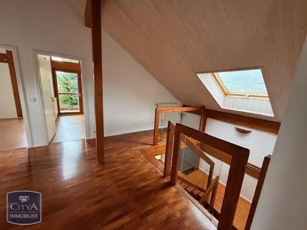 Maison à louer 5 pièces 182m²