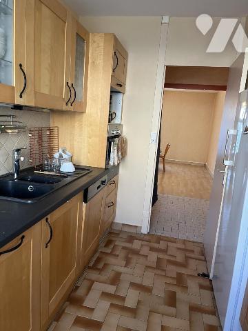 ORVAULT Plaisance. T4 de 73,12 m², Séjour + Salon - Cuisine ,  2 chambres ,   Cave + Stationnement. 