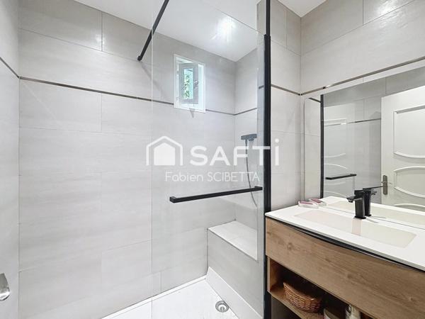 Propriété 7 pièces de 200 m2