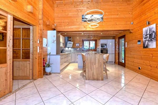 Vente Maison 6 pièces 204 m2 à Peyrieu