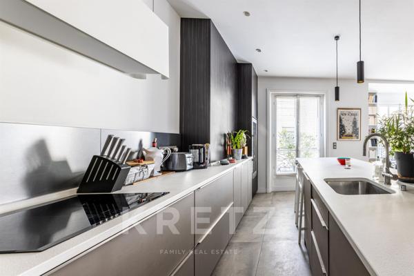 Appartement rénové face au Panthéon