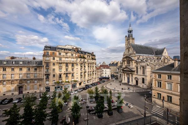 Appartement rénové face au Panthéon