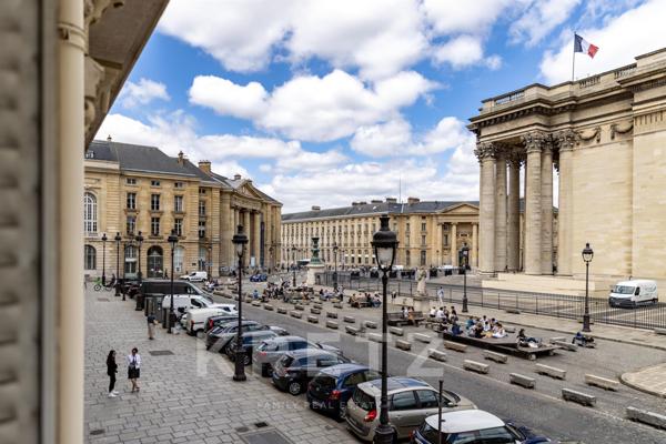 Appartement rénové face au Panthéon