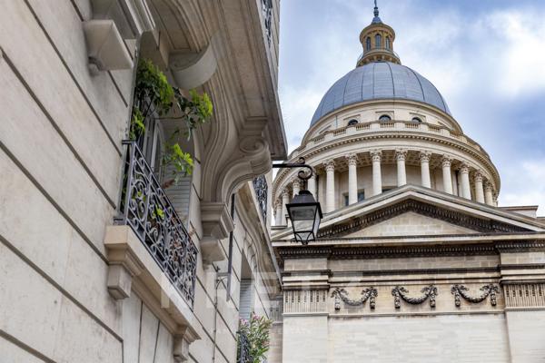 Appartement rénové face au Panthéon