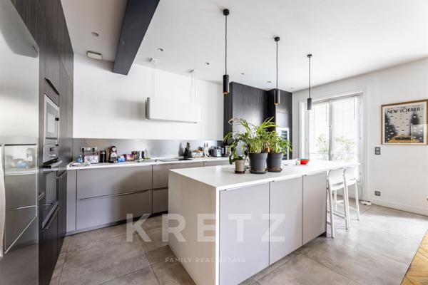 Appartement rénové face au Panthéon