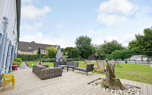 Maison à vendre    7 pièces • 350 m2 Lésigny