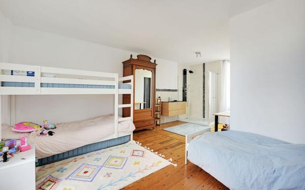 Maison à vendre    7 pièces • 350 m2 Lésigny