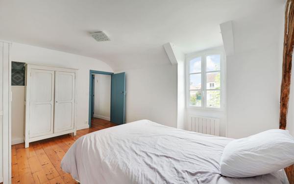 Maison à vendre    7 pièces • 350 m2 Lésigny