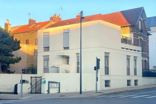 Local Commercial
         6 pièces
        - 187 m² 570 000 € *