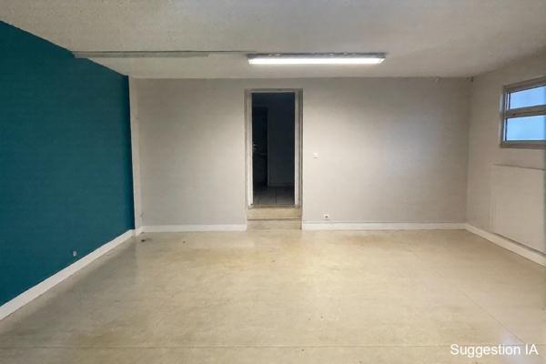 Local Commercial
         6 pièces
        - 187 m² 570 000 € *