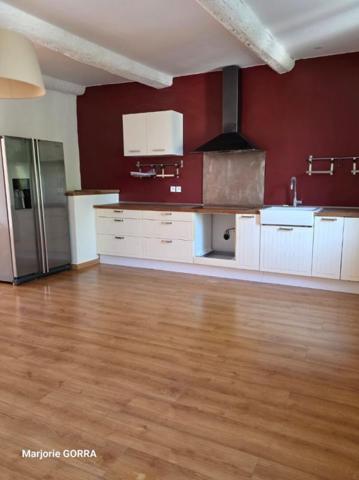 ROUGIERS MAISON DE VILLAGE T3 AVEC JARDIN