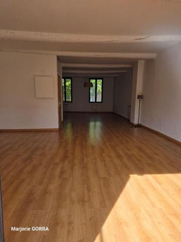 ROUGIERS MAISON DE VILLAGE T3 AVEC JARDIN