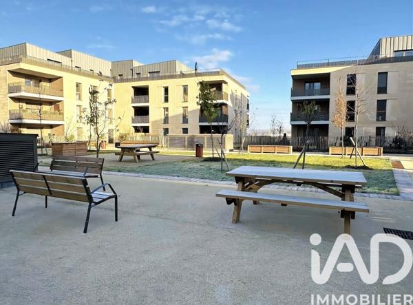 Location appartement 1 pièce 32 m² Saint-Cyr-l'École