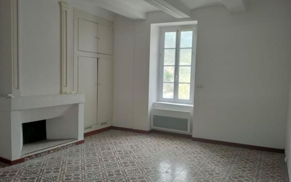 Appartement à louer    3 pièces • 65,08 m2    Meyrannes