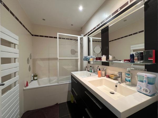 PANTIN (93)– Petit Pantin / Les Limites : Appartement familial de 96 m², 5 pièces – Séjour, Salon, 3 chambres, 2 Balcons, Parking, Cave