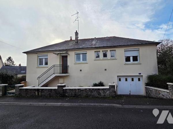 Maison d'habitation de type pavillon sur sous-sol comprenant : 

-	Rez de chaussée surélevé: ...