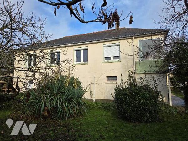 Maison d'habitation de type pavillon sur sous-sol comprenant : 

-	Rez de chaussée surélevé: ...