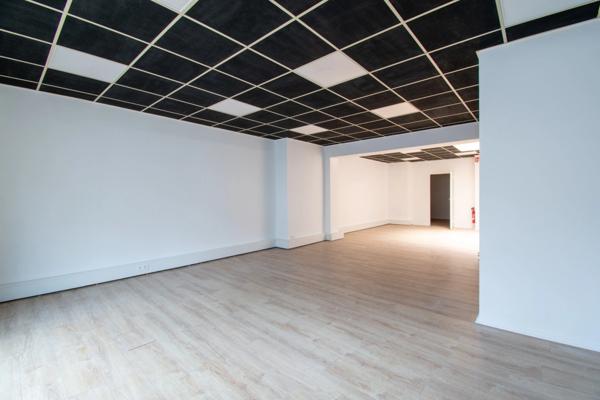 02100 Saint-Quentin local commercial 78m2 hyper centre ville- place de parking gratuits- faible taxe foncière