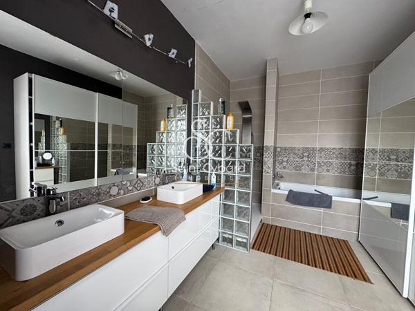 Angouleme – Maison familiale + 2eme logement indépendant