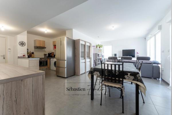 Dpt Bouches du Rhône (13), à louer MEYREUIL appartement T4 de 85,39 m² - Terrasse - Loggia - 2 parkings en sous-sol - Ascenseur - Pinel