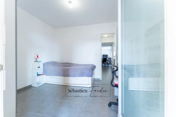 Dpt Bouches du Rhône (13), à louer MEYREUIL appartement T4 de 85,39 m² - Terrasse - Loggia - 2 parkings en sous-sol - Ascenseur - Pinel