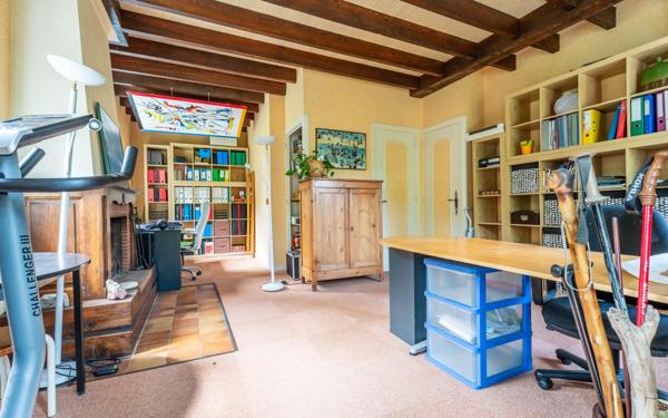 Maison à vendre    7 pièces •  Brussieu