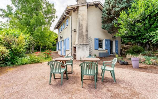 Maison à vendre    7 pièces •  Brussieu