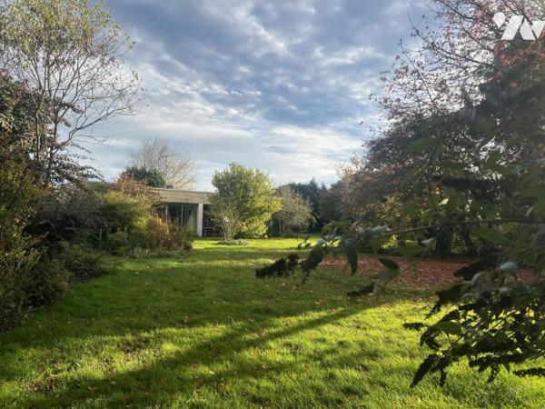 CAEN NORD BUS DE VILLE - Maison d'architecte de plain pied -Terrain 3800 m2