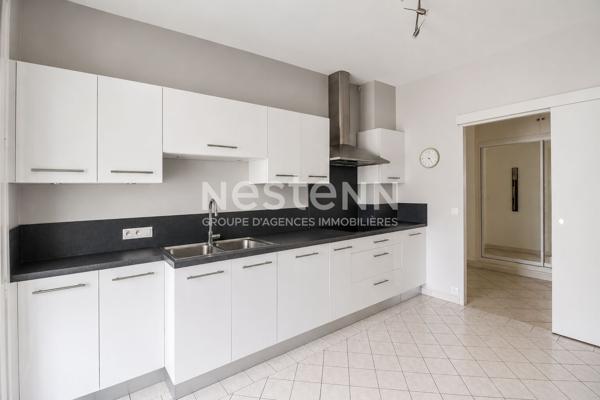 Appartement Nevers, 131m2, standing, concierge, ascenseur, 3 chambres, garage sécurisé, cave, douche
