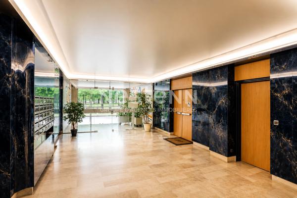 Appartement Nevers, 131m2, standing, concierge, ascenseur, 3 chambres, garage sécurisé, cave, douche