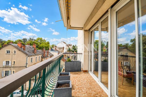 Appartement Nevers, 131m2, standing, concierge, ascenseur, 3 chambres, garage sécurisé, cave, douche