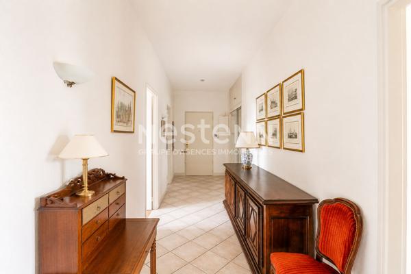 Appartement Nevers, 131m2, standing, concierge, ascenseur, 3 chambres, garage sécurisé, cave, douche
