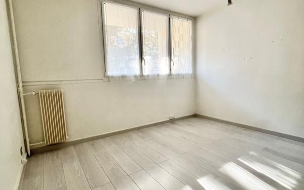 Appartement à vendre    4 pièces • 79,02 m2 Massy