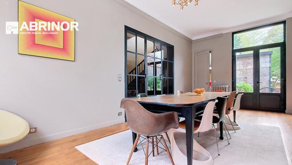 Grande maison familiale de charme, alliant authenticité et confort moderne TOURCOING