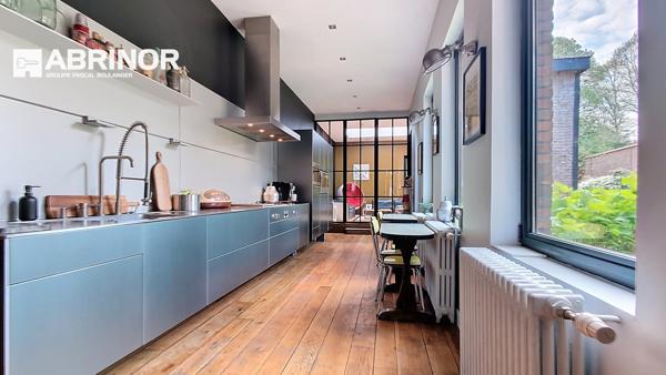 Grande maison familiale de charme, alliant authenticité et confort moderne TOURCOING