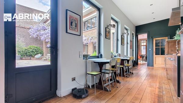 Grande maison familiale de charme, alliant authenticité et confort moderne TOURCOING