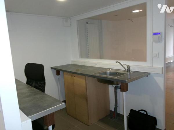 BETHUNE CENTRE VILLE, Immeuble de rapport composé d'un local commercial et d'un appartement F2bis