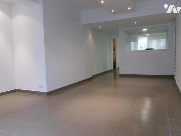 BETHUNE CENTRE VILLE, Immeuble de rapport composé d'un local commercial et d'un appartement F2bis