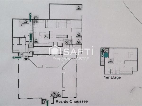 Local commercial 400 m² avec parking et terrasse