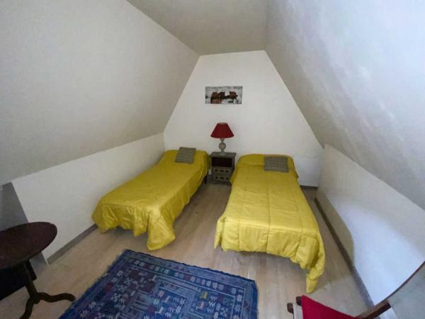 Maison ancienne - Gramat A vendre Rocamadour, maison T4 en pierre entièrement restaurée, terrain 2 513 m² bordé par ruisseau.