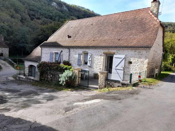 Maison ancienne - Gramat A vendre Rocamadour, maison T4 en pierre entièrement restaurée, terrain 2 513 m² bordé par ruisseau.