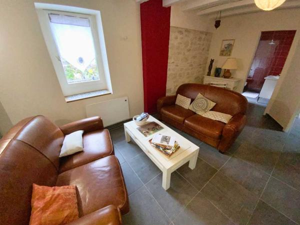 Maison ancienne - Gramat A vendre Rocamadour, maison T4 en pierre entièrement restaurée, terrain 2 513 m² bordé par ruisseau.